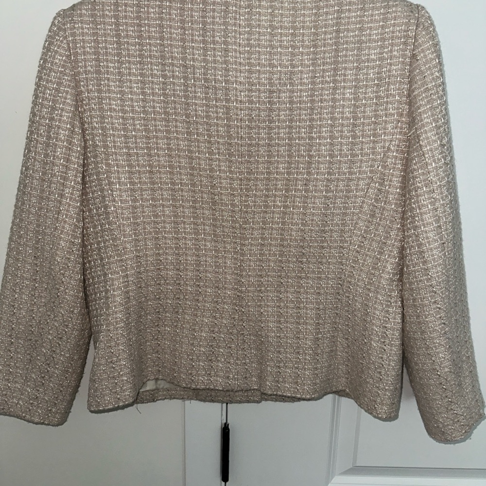 🤍 Babaton - Aritzia Beige/ Pink Textured Button Jacket – L 💖 - Picture 5 of 5